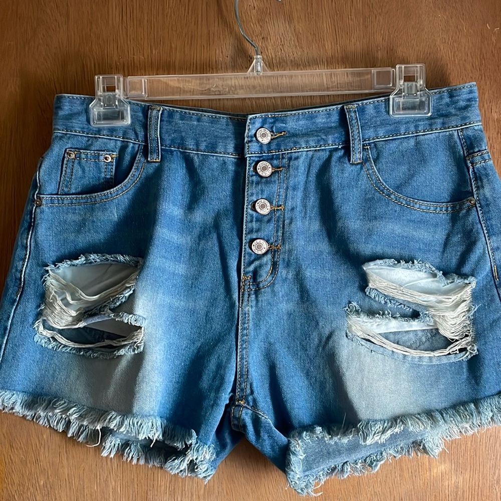 Brand Woman’s Distressed Shorts Sz XL Light Blue
